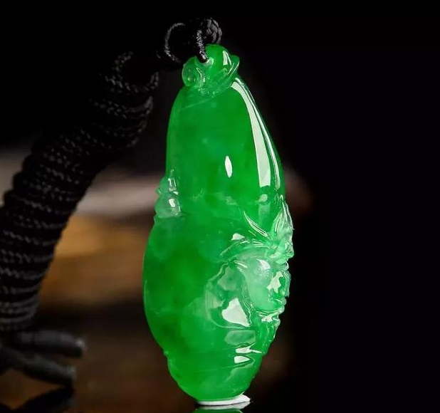 翡翠原石老象皮选购翡翠很简单，注意这四点你也是半个专家  第4张