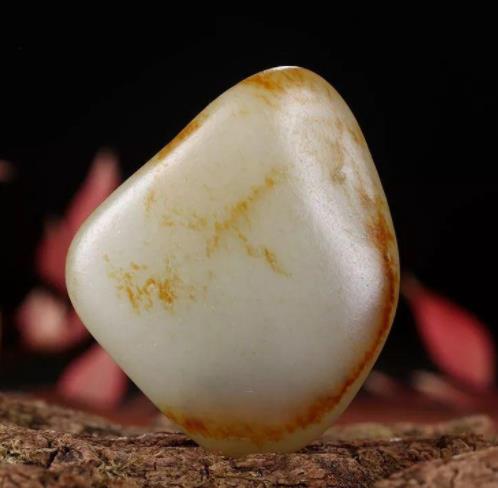 为什么卖玉的时候要喷水？商家不会告诉你的秘密，不明白就亏大了！  第5张