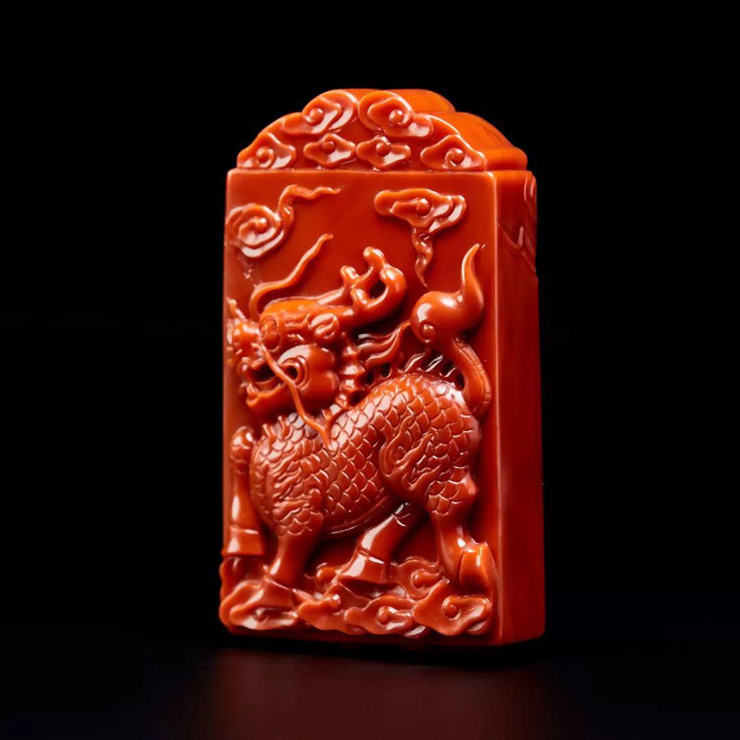 黑翡翠鉴定他用油保养的南红，竟然成这样了！  第7张