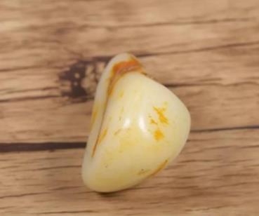 翡翠识别简单的方法收藏和田玉，成品还是原石价值高？  第4张