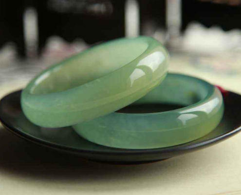 翡翠鉴定处的鉴定方法岫岩玉为什么不值钱？价格一般多少钱？  第1张