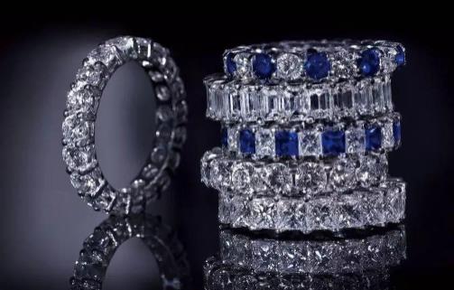 带什么翡翠手镯好“合成钻石”混入天然钻石，这种群镶模式的钻戒要当心了！  第3张