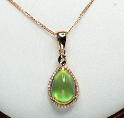 真假翡翠吊坠葡萄石的功效与作用，葡萄石的价格怎么样？  第3张