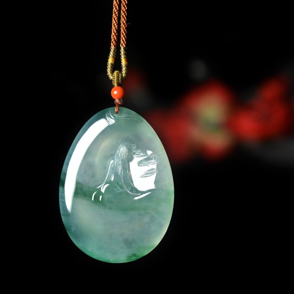 怎样的翡翠好 关键看翡翠的品质和颜色   第2张