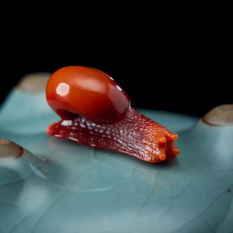 黑翡翠鉴定他用油保养的南红，竟然成这样了！  第9张