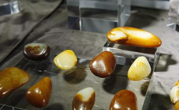 张铁军翡翠是a货么疫情之下，和田玉市场涨跌的最新变化来了  第8张