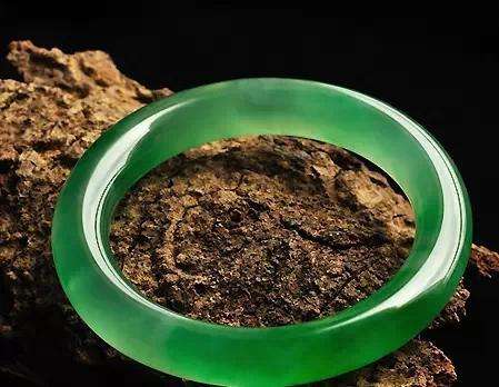 翡翠冰种翡翠手镯-怎样选翡翠手镯 