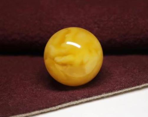 玉石鉴定费琥珀蜜蜡价格年年上升，它真的有这么高的收藏价值吗？  第4张