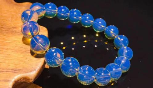 淡绿色冰种翡翠“琥珀之王”都不认识？那还玩什么玉！  第1张