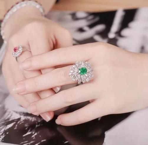 怎样判别翡翠的真假珠宝也会“老”，这些珠宝“抗老”知识你一定要学会  第2张