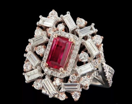 翡翠项链什么价为何摩根石与红色绿柱石年来人气上升？  第4张