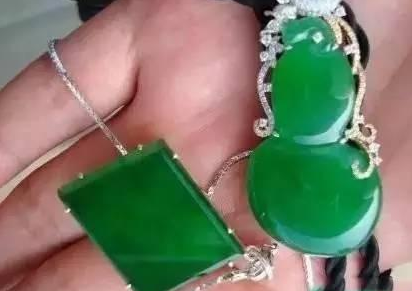 08年这件翡翠只要百万，现在已经接近千万了  第13张