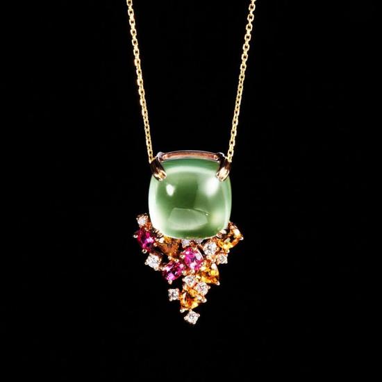 翡翠另类雕刻葡萄石收藏价值几何？   第5张