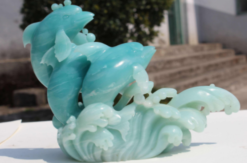 翡翠原石的产地贵翠是什么？它与翡翠一字之差，却有着天壤之别！  第2张