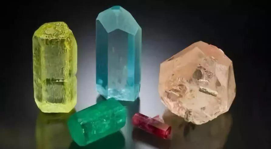 正阳绿翡翠挂件海蓝宝石虽然美，但不值钱？  第10张