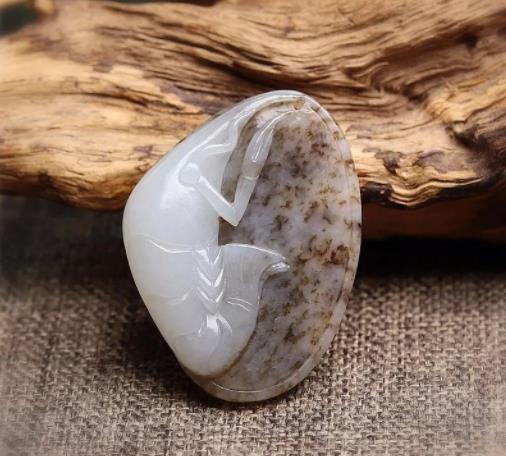 翡翠手镯怕晒吗人们为什么热衷于投资珠宝玉石呢？  第5张