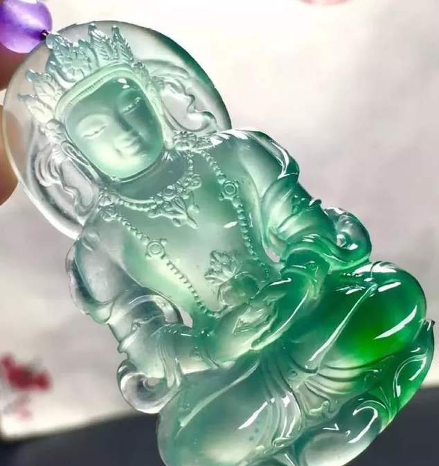 翡翠又出大事！价格将继续暴涨！  第2张