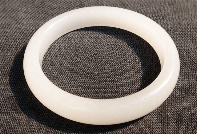 和田玉戈壁料的行情看好，原来它的升值潜力这么大！   第1张