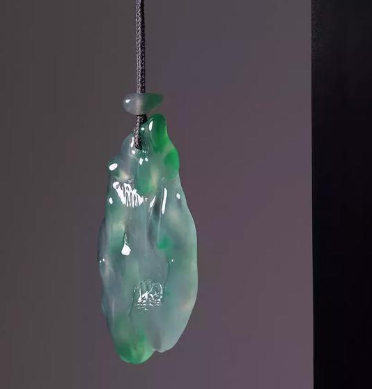 翡翠原石老象皮选购翡翠很简单，注意这四点你也是半个专家  第2张