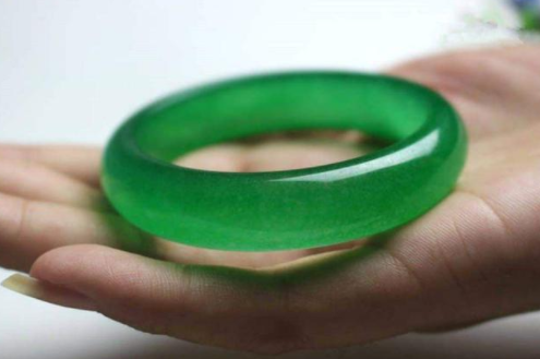 常见翡翠玉的鉴别这8种玉并不值钱！  第1张