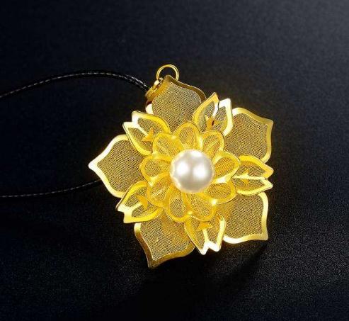 丽江云南之窗的翡翠这些挑选珠宝首饰的靠谱方法，赶快收藏！  第4张