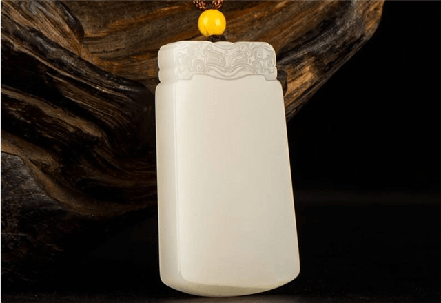 和田玉无事牌怎么佩戴？“百无禁忌”说的就是它！   第1张