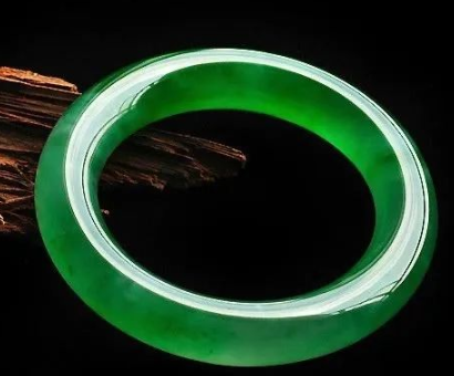 翡翠中的帝王，凭什么这么贵？  第4张