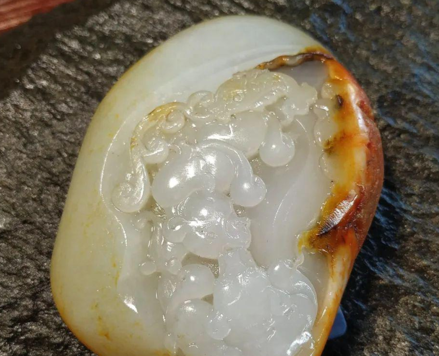 白玉无瑕的翡翠手镯告诉你，玉石真正的价值在那！  第4张