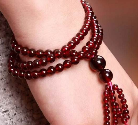 去这些场所最好不要佩戴石榴石！  第1张