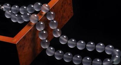 为什么翡翠珠链是翡翠饰品里最贵的？  第2张