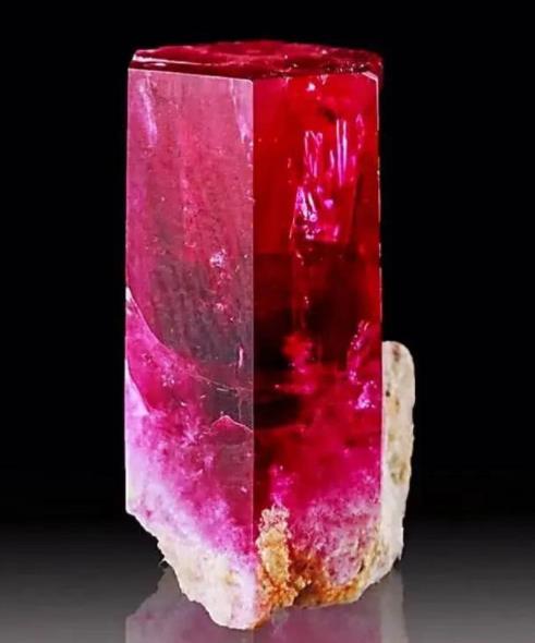 鱼形翡翠吊坠镶嵌盘点世界上那些最稀少最美丽的宝石！  第6张