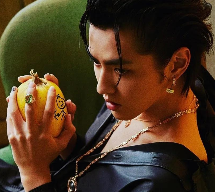 2020时尚新趋势：无性别珠宝回归  第1张