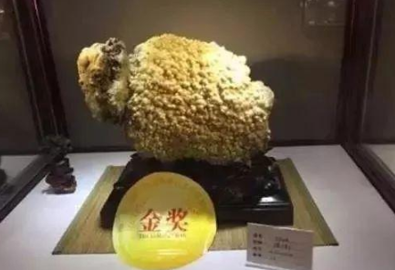 水石 翡翠 原石奇石绵羊卖了450万！这14只羊不服了！  第2张