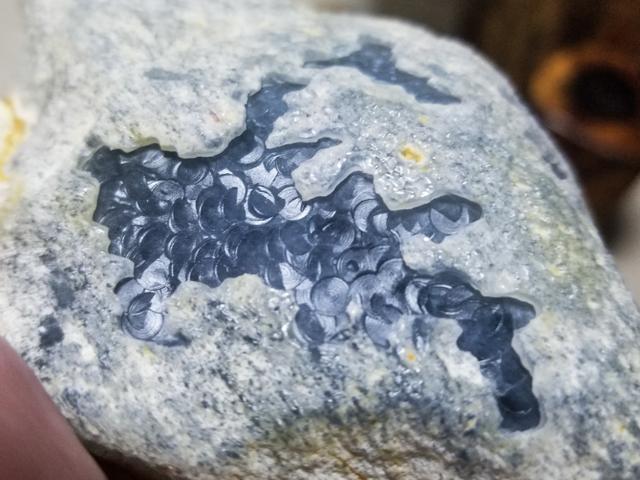 为什么翡翠会掉价变得不值钱？哪些翡翠容易掉价？  第1张