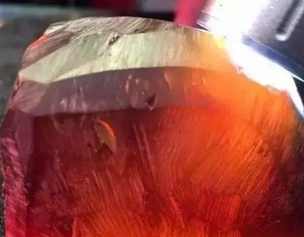 血珀，令人沉醉的那抹红光  第2张