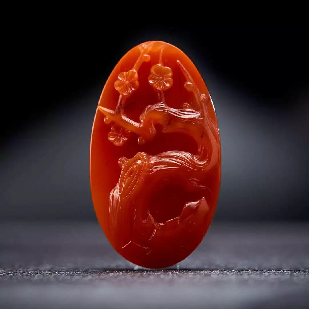 黑翡翠鉴定他用油保养的南红，竟然成这样了！  第1张