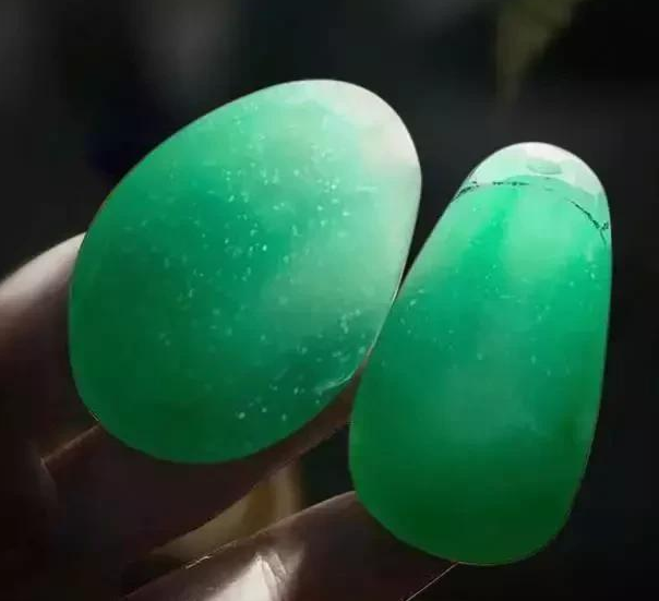 批发玉石浅谈翡翠收藏  第5张