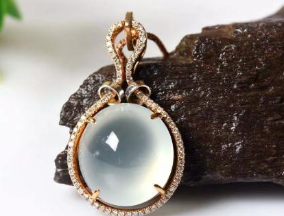 翡翠市场翡翠批发市场中国未来翡翠市场价格将呈现如何的变化？  第5张