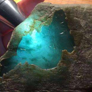 缅甸老玉手镯价格冰种翡翠手镯有何特点?该如何挑选? 第2张