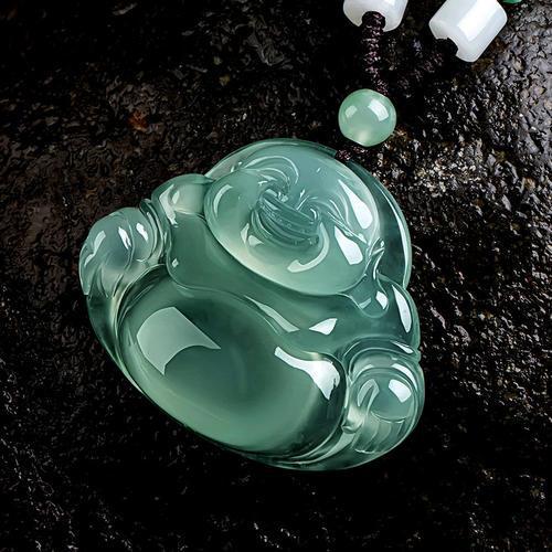 项链佛吊坠 女翡翠怎么挑选翡翠玉佛 翡翠玉佛的佩戴讲究 