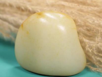 翡翠识别简单的方法收藏和田玉，成品还是原石价值高？  第3张