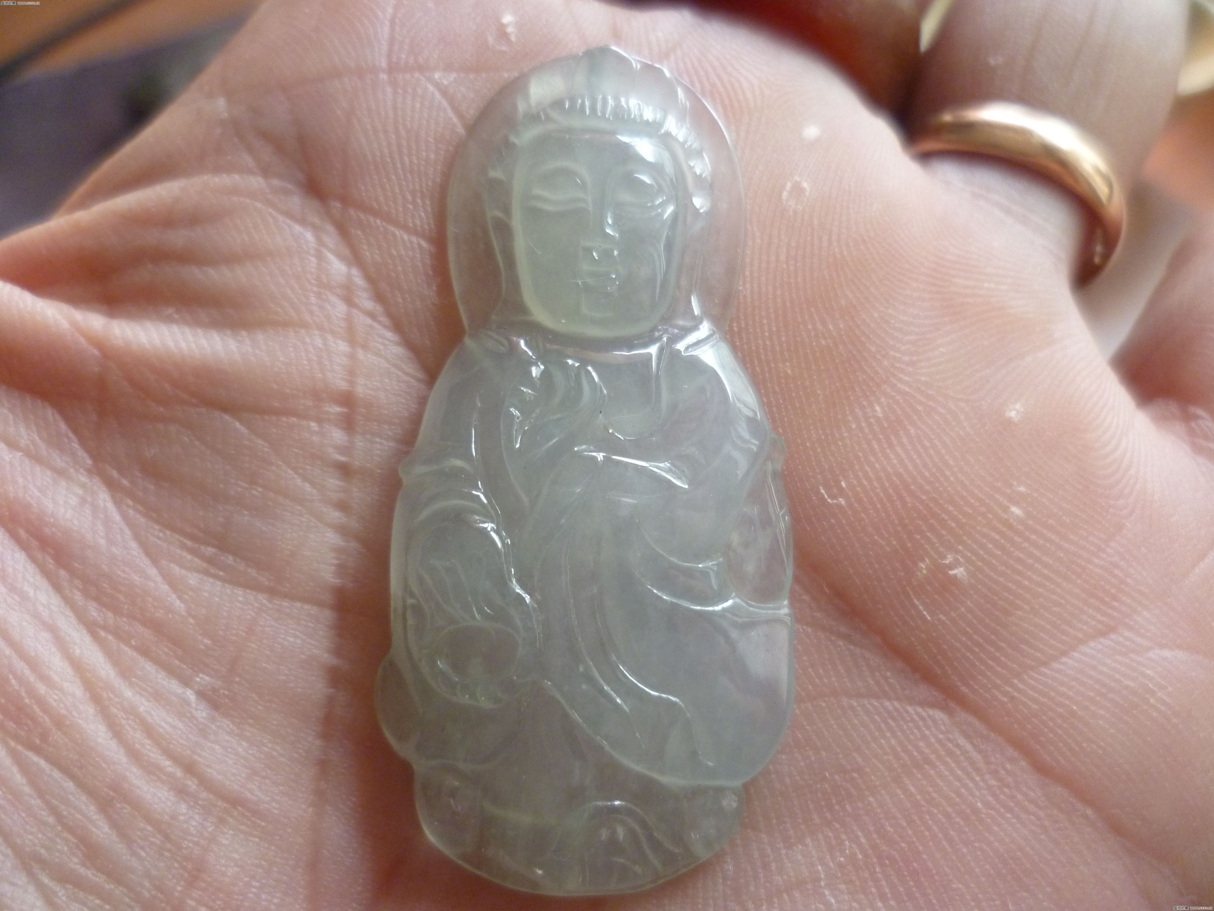 翡翠原石擦口设备戴翡翠观音吊坠的禁忌有哪些？选购翡翠观音要注意什么？   第2张