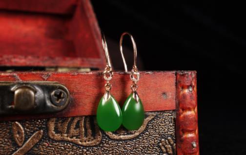 玩和田玉，你更注重雕工还是玉质？  第2张