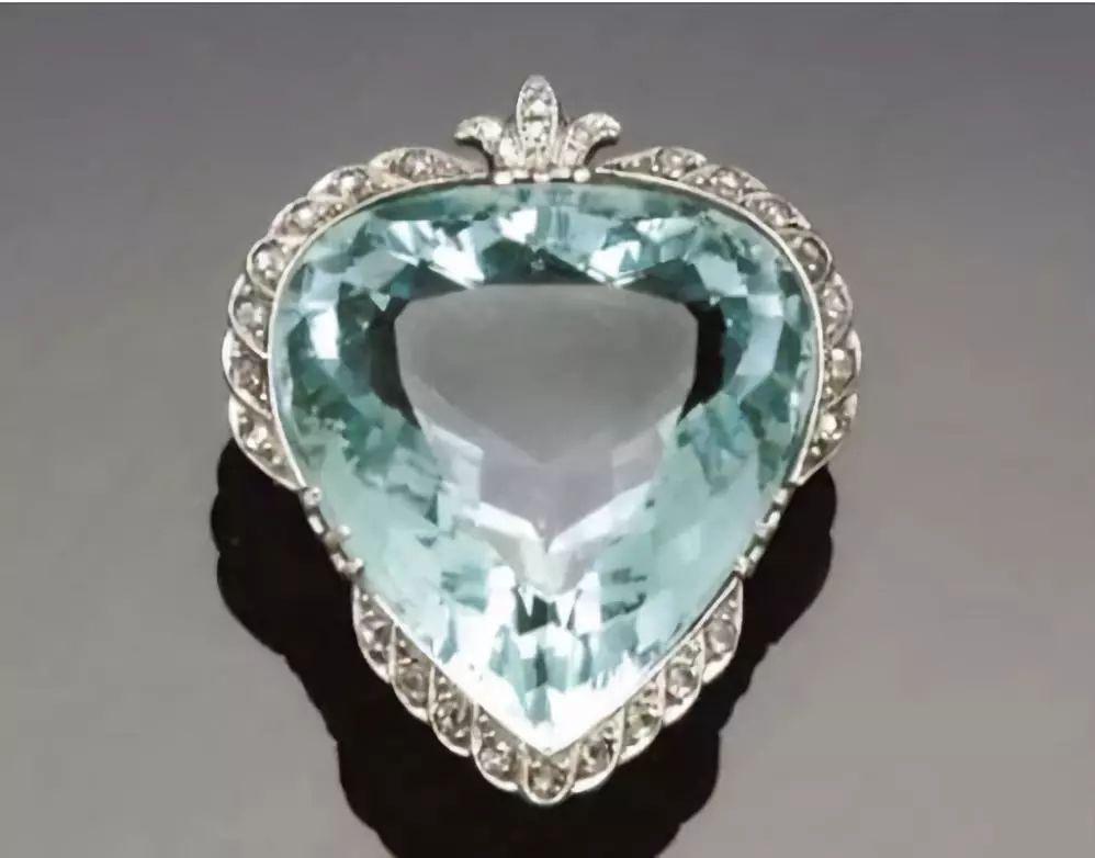 正阳绿翡翠挂件海蓝宝石虽然美，但不值钱？  第3张