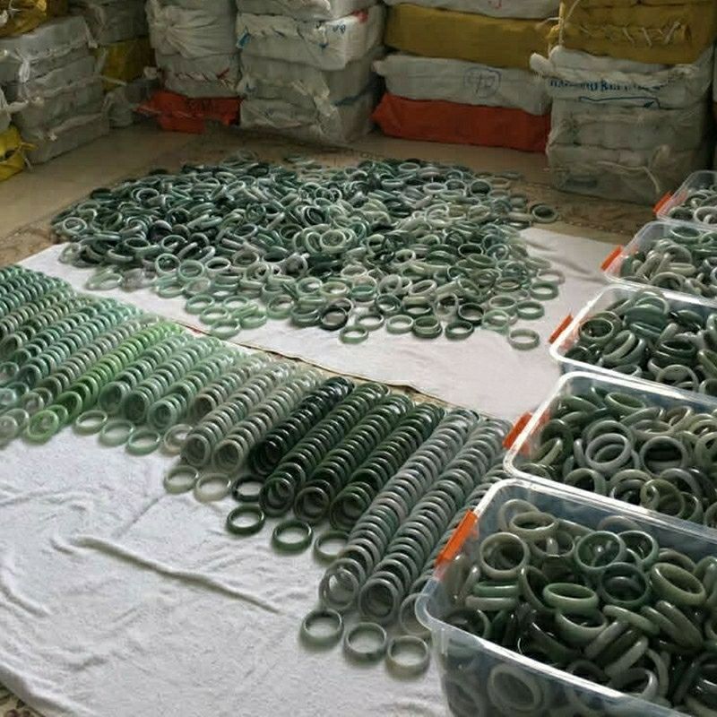 翡翠手镯断了还能修复吗五块五的翡翠，你敢买吗？  第1张