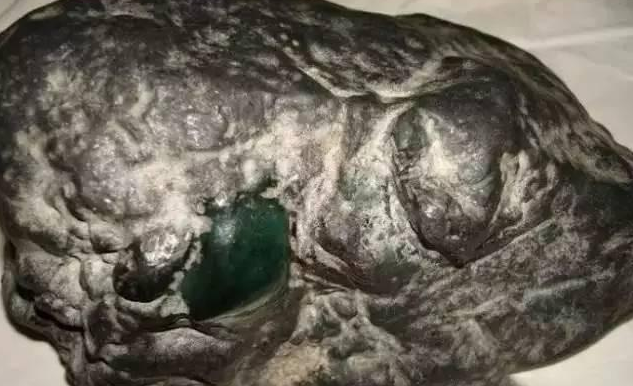 08年这件翡翠只要百万，现在已经接近千万了  第4张