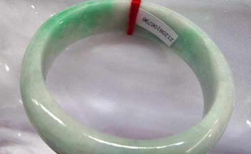 翡翠市场翡翠批发市场中国未来翡翠市场价格将呈现如何的变化？  第4张