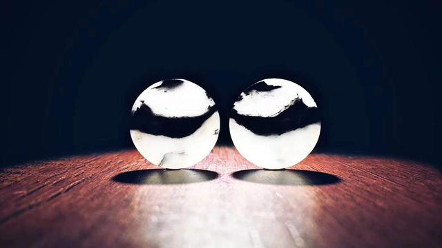 冰种白冰翡翠看了翡翠与和田玉的区别，知道应该选择翡翠还是和田玉了吗？   第5张