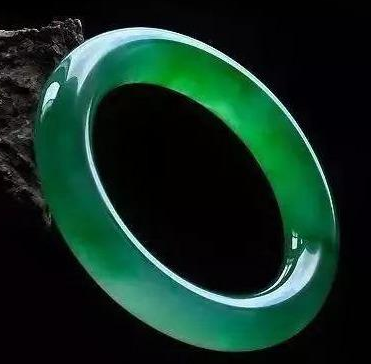 那些天价的极品翡翠都被谁买走了？   第5张