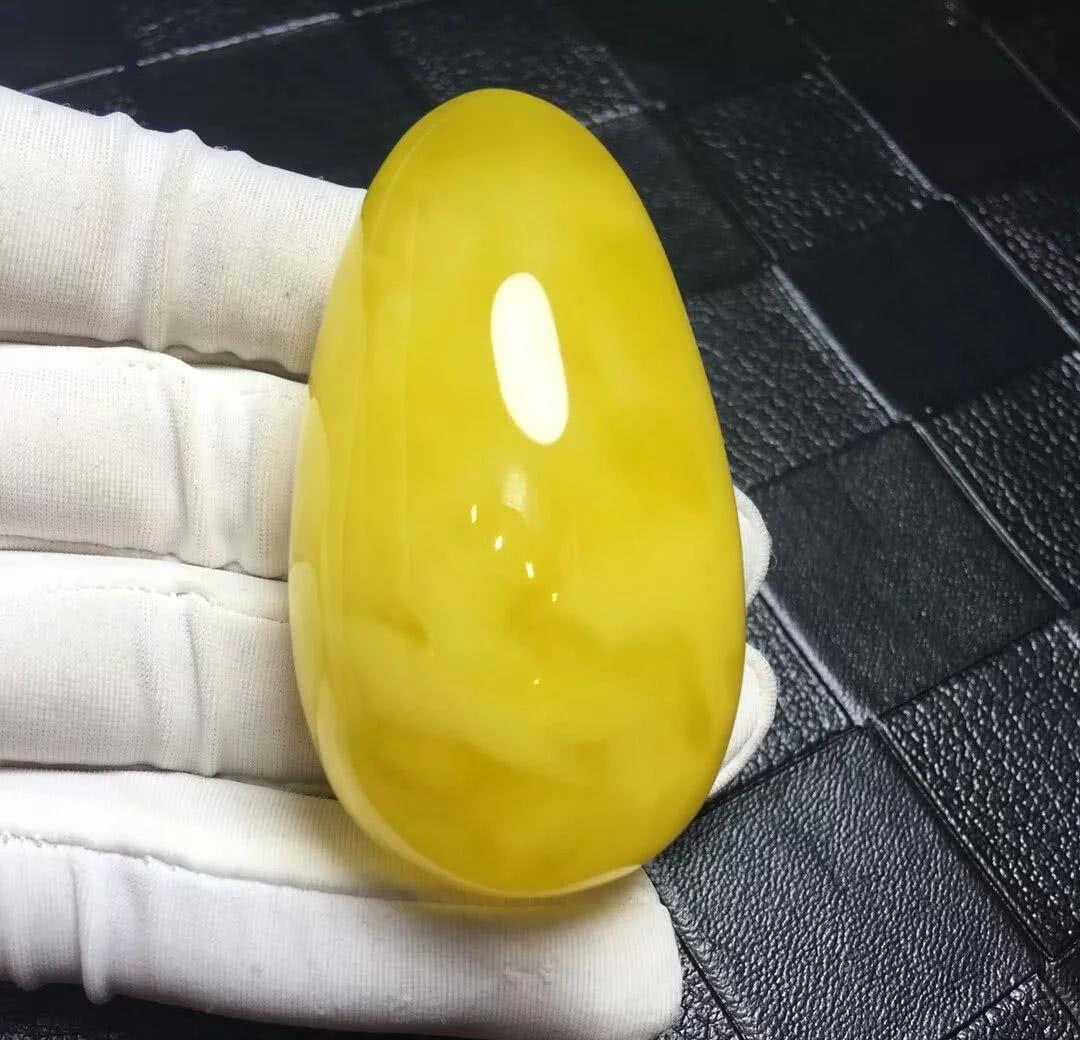 蜜蜡对身体功效，蜜蜡可以带着洗澡吗？  第1张